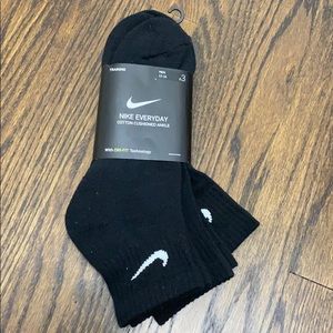 Nike Everyday Cotton Cushioned Ankle Socks